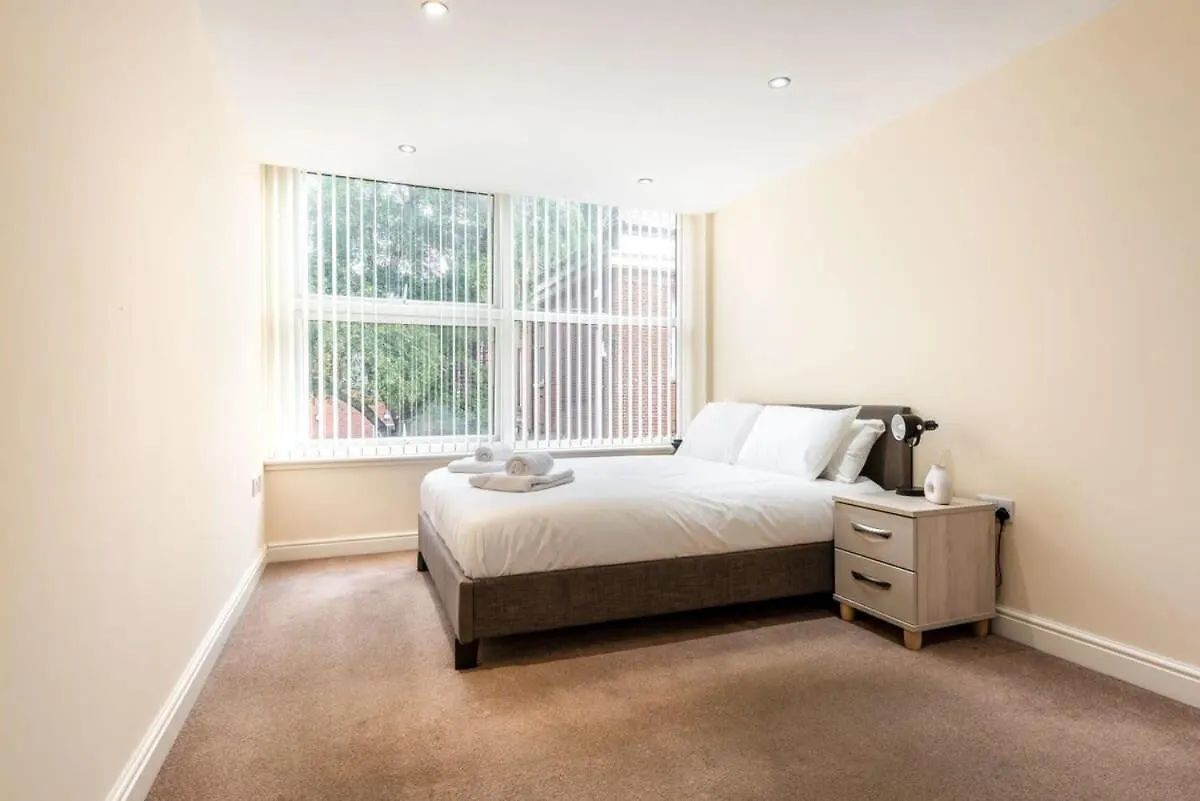 شقة Bright 1 Bedroom Budget Flat In Central بونتفراكت