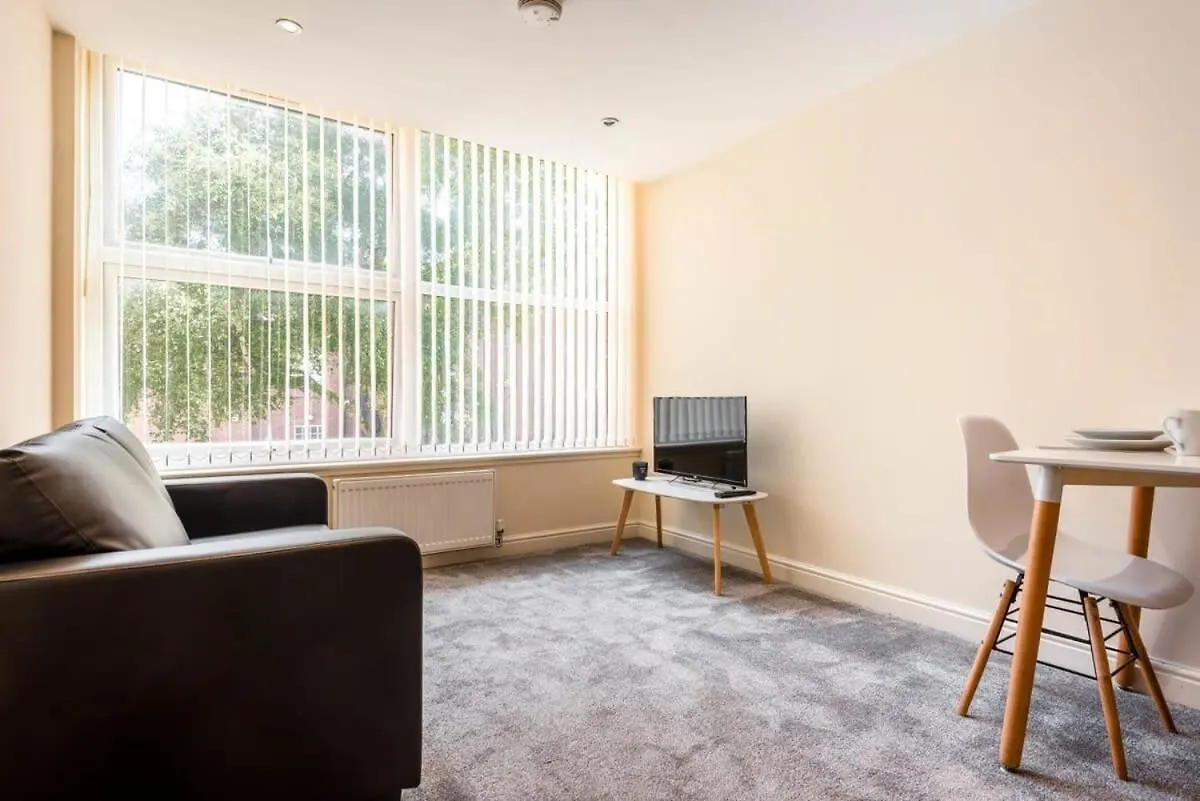 شقة Bright 1 Bedroom Budget Flat In Central بونتفراكت