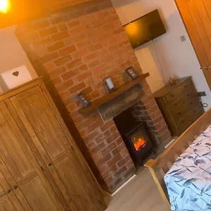  Holiday home Quaint 1 Bedroom In Pudsey, Leeds