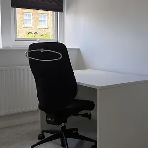  Holiday home Four Double Bedroom - Free Parking And Wi-fi