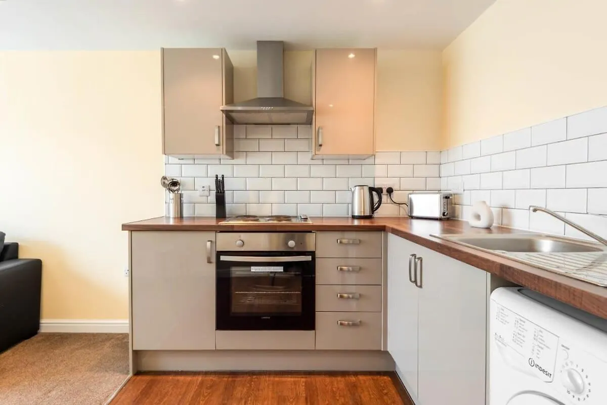 Bright 1 Bedroom Budget Flat In Central Pontefract Apartament
