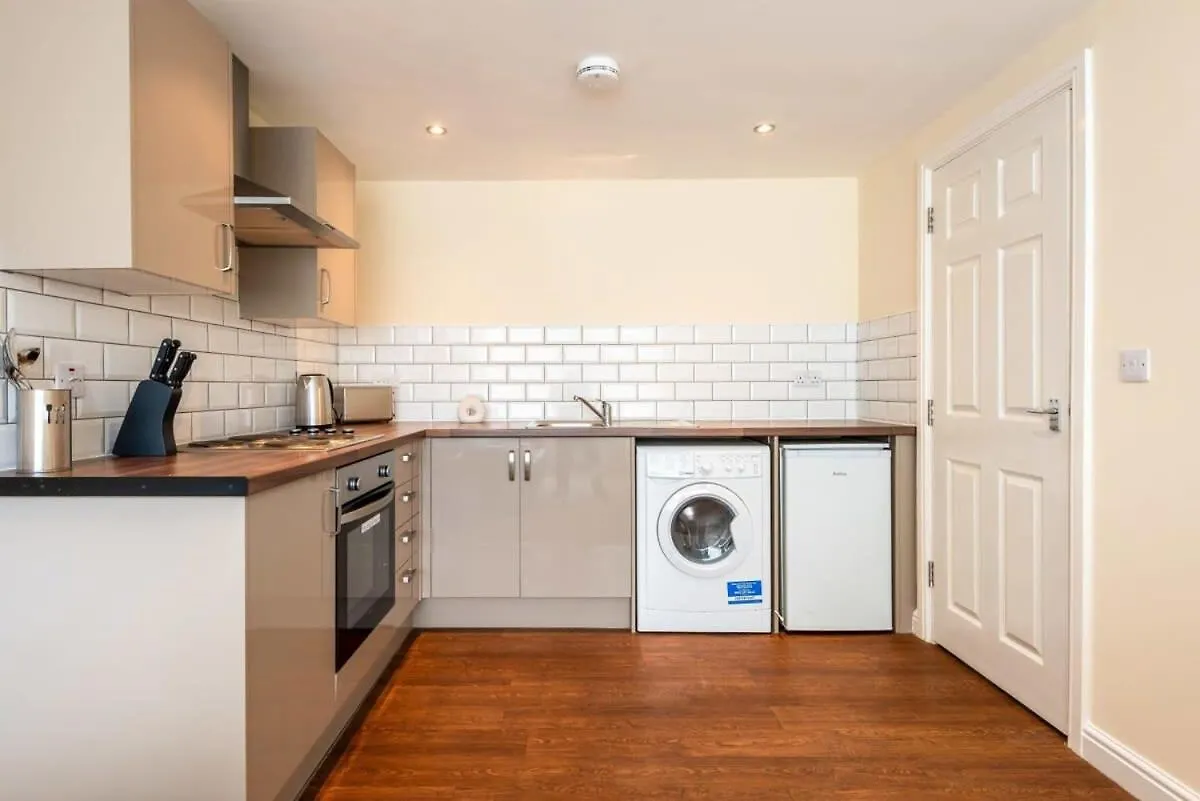 Bright 1 Bedroom Budget Flat In Central Pontefract Apartament